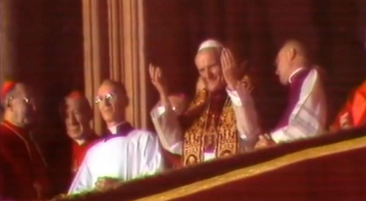 Jan Paweł II chwilę po ogłoszeniu wyboru nowego papieża