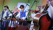 Kapela Młoda Harta, kontynuuje muzyczny dorobek ludowej kapeli Sowów.