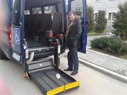 Ambasada Polski na Białorusi przekazała w darze mikrobus do przewozu osób niepełnosprawnych dla miasta Ostrowiec na północy kraju