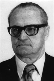 Kazimierz Zamorski - kierownik polskiego Biura Studiów i Analiz. Pracownik Rozgłośni Polskiej Radia Wolna Europa w latach 1952-1979.