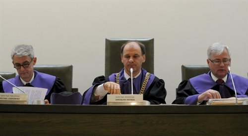 Sędziowie: Michał Laskowski (lewa), Jarosław Matras (środek) i Andrzej Stępka (prawa) na sali rozpraw