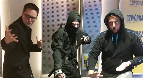 Grochowski Ninja wraz z prowadzącymi Audycję nr 1 Mariuszem Infuleckim i Michałem Migałą