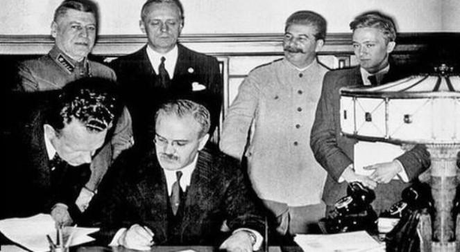 Podpisanie paktu Ribbentrop-Mołotow