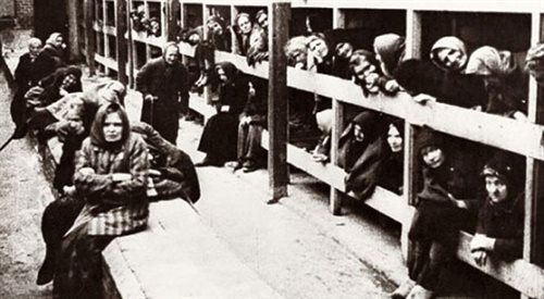 Oświęcim, .01.1945. Obóz koncentracyjny po wyzwoleniu przez Armię Czerwoną (01.1945). foto: PAPCAFReprodukcja