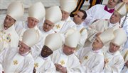 Kardynałowie podczas mszy kanonizacyjnej papieży Jana Pawła II i Jana XXIII