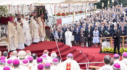Jasna Góra: rozpoczęła się msza dziękczynna odprawiana przez papieża