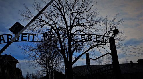 Brama byłego niemieckiego obozu śmierci Auschwitz
