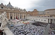 Uroczystości kanonizacyjne Jana Pawła II i Jana XXIII na placu św. Piotra w Watykanie