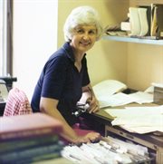 Zdana Horak, współpracowała z Georgem Mindenem do 1987 roku przy programie dystrybucji książek do Czechosłowacji