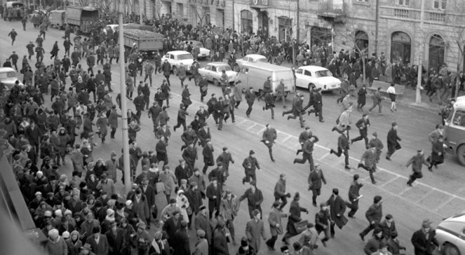 8.03.1968: zamieszki na warszawskim Krakowskim Przedmieściu. Zgromadzeni na wiecu studenci zostali brutalnie zaatakowani przez oddziały milicji oraz aktyw robotniczy.