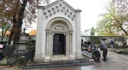 Renowacja grobów na Starych Powązkach