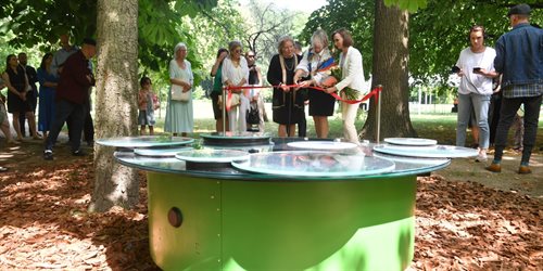 Inauguracja instalacji pt. Grające drzewo w Łazienkach Królewskich w Warszawie