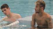  Neymar (z prawej) i Oscar podczas odpoczynku w basenie 