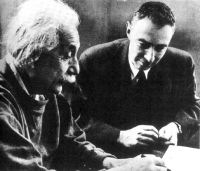 Albert Einstein i Robert Oppenheimer, źr. Wkimedia Commons/dp