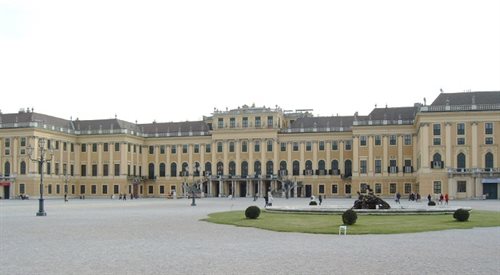 Pałac cesarski w Wiedniu. W tym mieście wymyślono muzykę poważną. Czy skomplikowana etykieta pogłębia przeżycie estetyczne, czy tylko ogranicza krąg odbiorców?