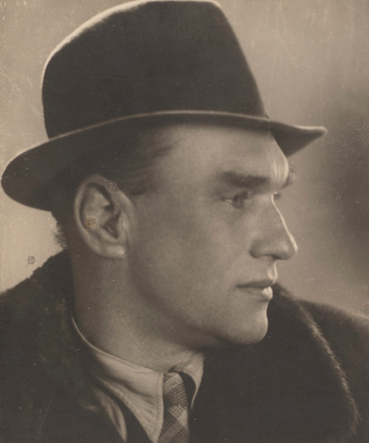 Portret Jarosława Iwaszkiewicza, lata 30. XX w. Fot. Polona/domena publiczna