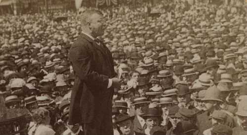 Prezydent Theodore Roosevelt przemawia do tłumu w Haverhill, Massachusetts (1902 rok), źr. Biblioteka Kongresu Stanów Zjednoczonych, Wikipediadp