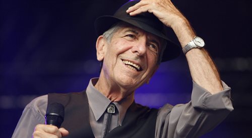 Leonard Norman Cohen zmarł 7 listopada 2016 w Los Angeles. Był kanadyjskim poetą, pisarzem i piosenkarzem tworzącym w stylu piosenki autorskiej w gatunku folk rock