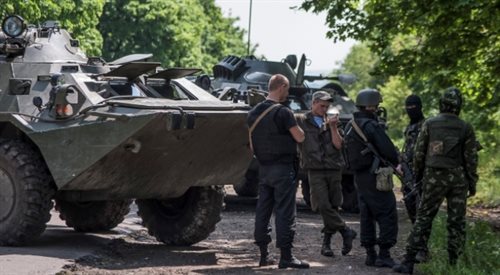 Ukraińscy żołnierze w punkcie kontrolnym w Słowiańsku