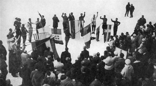 Przysięga sportowców biorących udział w I Zimowych Igrzyskach Olimpijskich w Chamonix w 1924 roku