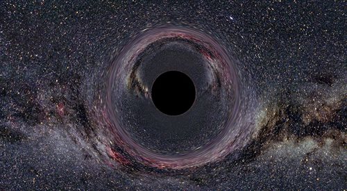 Symulacja czarnej dziury, o masie 10 słońc widzianej z odległości 600 km z Drogą Mleczną w tle