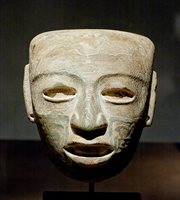 Kamienna maska z Teotihuacan, dzisiaj w Luwrze