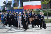 Pielgrzymi na ulicach Krakowa w drugim dniu ŚDM