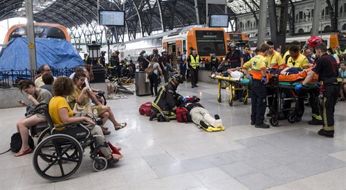 Barcelona - ranni w katastrofie kolejowej.