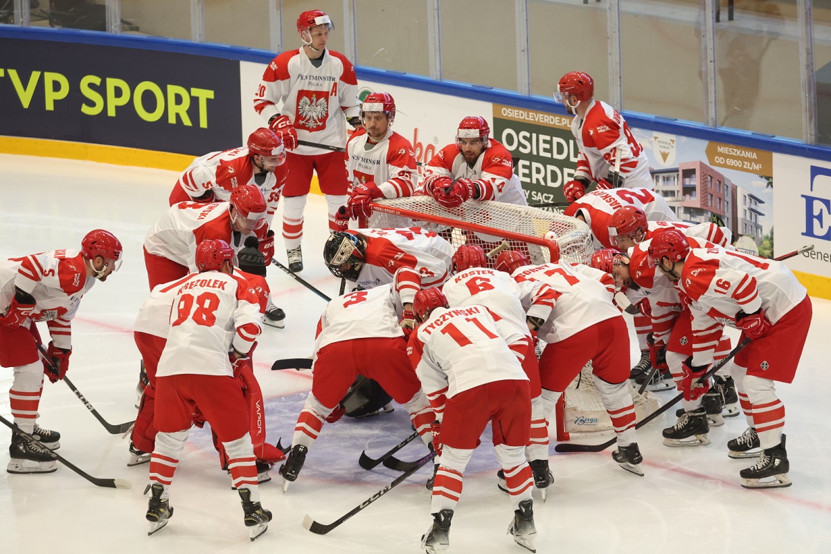 Poland hockey players in action against Hungary in Krynica-Zdrój on Friday.