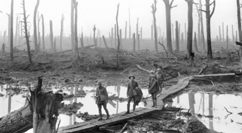 Na zdjęciu: australijscy strzelcy podczas III bitwy pod Ypres, w lesie Chateau