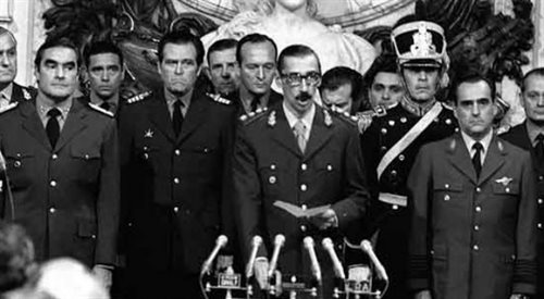 Gen. Jorge Rafael Videla podczas zaprzysiężenia na stanowisko prezydenta Argentyny