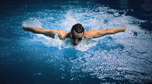 W Czwórce przekonujemy, że nigdy nie jest za późno na naukę pływania (zdjęcie ilustracyjne)