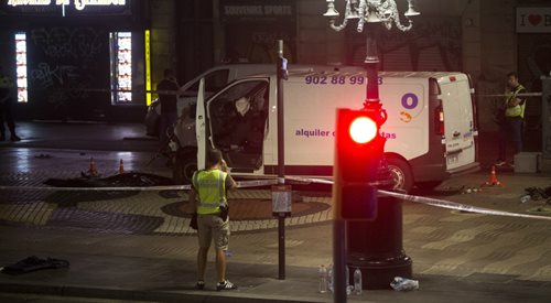 Furgonetka, którą sprawcy zamachu wjechali w tłum w Barcelonie