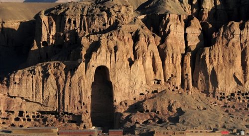 Bamian, środkowy Afganistan. Miejsce po zniszczonym przez talibów olbrzymim posągu Buddy z VI w. n.e.