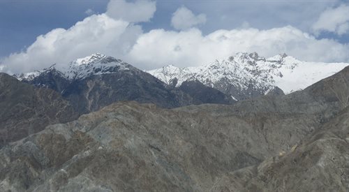 Na terenie Pakistanu znajduje się Karakorum  drugi pod względem wysokości łańcuch górski na Ziemi (po Himalajach)