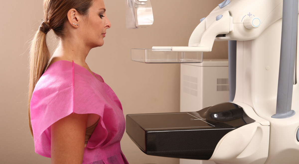 kobieta rak piersi profilaktyka badanie mammografia 1200.jpg