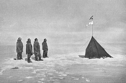 Roald Admundsen na biegunie południowym w 1911 roku