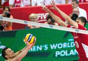Niemiec Christian Fromm i Polak Mariusz Wlazły podczas meczu półfinałowego mistrzostw świata siatkarzy w Katowicach