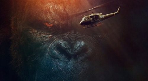 Fragm. plakatu pomocyjnego filmu Kong. Wyspa czaszki.