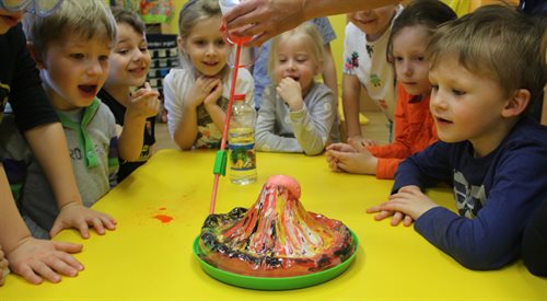 Kreatywne wulkany w Przedszkolu Sióstr Boromeuszek w Kępnie