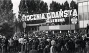 Zakończenie strajku w Stoczni Gdańskiej im. Lenina, widok na Bramę nr 2. 31 sierpnia 1980