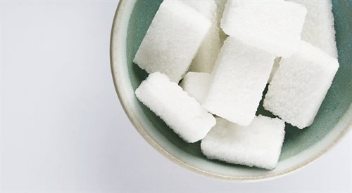 Cukier spożywczy  na ogół pod tą nazwą występuje sacharoza produkowana z trzciny cukrowej (cukier trzcinowy), bądź z buraków cukrowych (cukier buraczany)