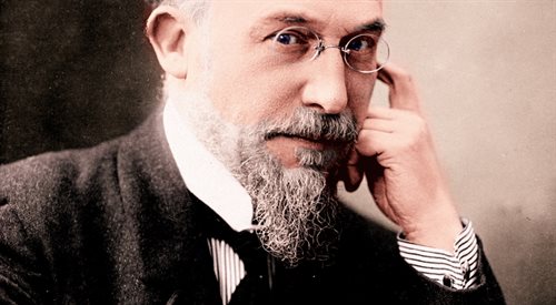 Nazywany przez krytyków genialnym błaznem Eric Satie żył w latach 1866-1925