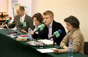 Prof. Wiesław Rzońca, Hanna Maria Giza, Karol Samsel i dr Iwona Rusek