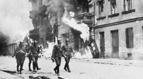 Oddział SS na ulicach getta warszawskiego. Maj 1943 roku