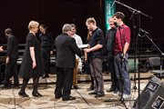 Wręczenie zespołowi Bum Bum Orkestar II nagrody 18. Konkursu Muzyki Folkowej 