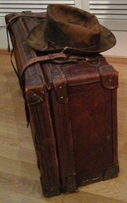 W tym kapeluszu na głowie i z tą walizką w ręku Josif Brodski opuścił Leningrad na zawsze. Dziś: w kolekcji Muzeum Anny Achmatowej.