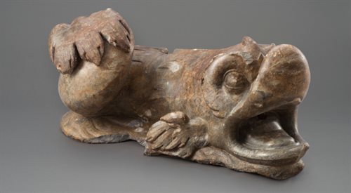 Delfin - rzeźba odnaleziona w Wiśle wraz z innymi fragmentami warszawskiej Villi Regia