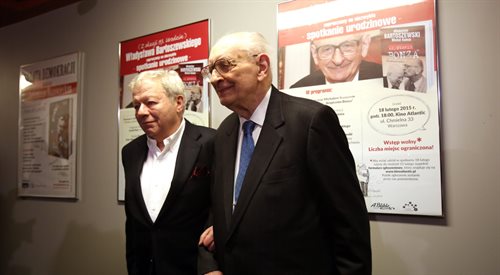 Wydawca i publicysta Michał Komar oraz prof. Władysław Bartoszewski na spotkaniu z okazji 93. urodzin dyplomaty