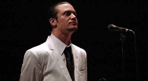 Mike Patton podczas koncertu 10 sierpnia 2010